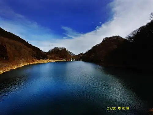 27清澈的湖水PPT