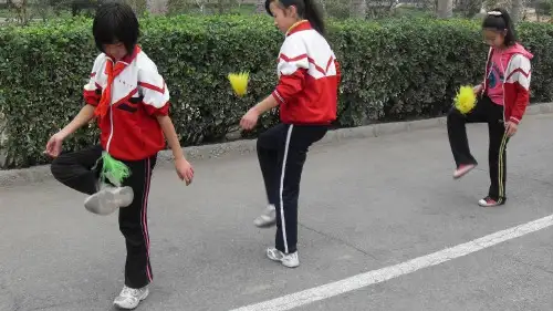 部编版四上 第六单元习作：记一次游戏【优质课件】